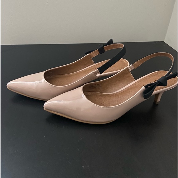 Pointy cream short hills- 14th & Union - Picture 2 of 4